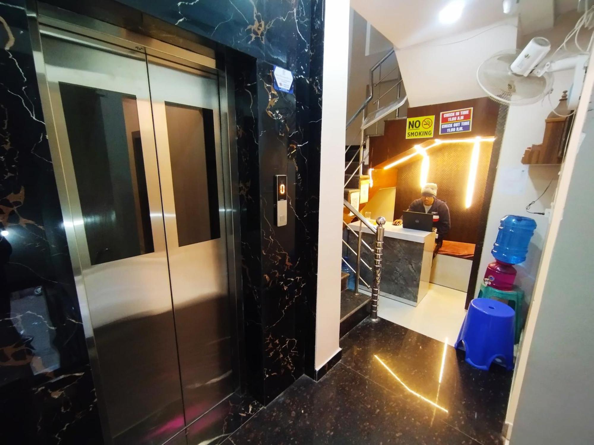 Hotel Royal Radiant 兰契 外观 照片
